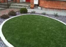 Botanic Avenue, Dublin 9 - Grass with stone edgling